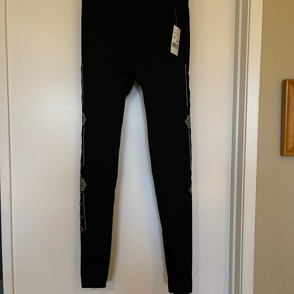 Angel + Premium Marla Embroidered Leggings - Picture 6 of 14